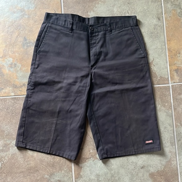 Dickies black workwear 5 pocket shorts, men’s size 38 good condition, baggy - Picture 2 of 7